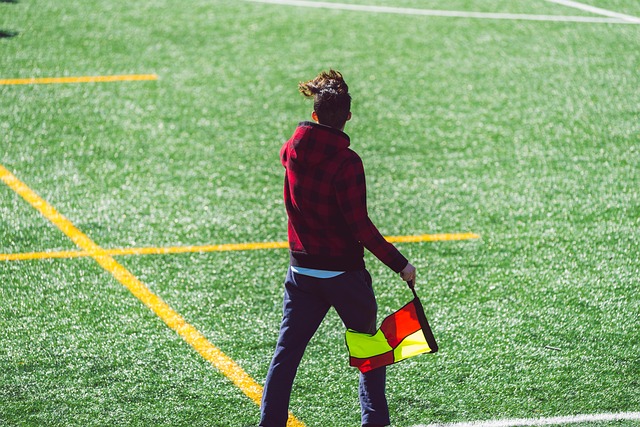 俄罗斯选手背低音炮跑马拉松：边跑边唱会让我更快乐，希望能破纪录.